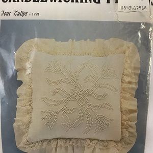 Colony Collection Candlewicking Pillows Kit NWT